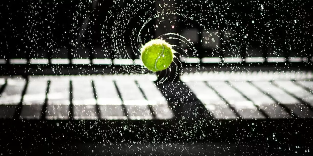 Woher kommt das Linienmuster auf einem Tennisball?